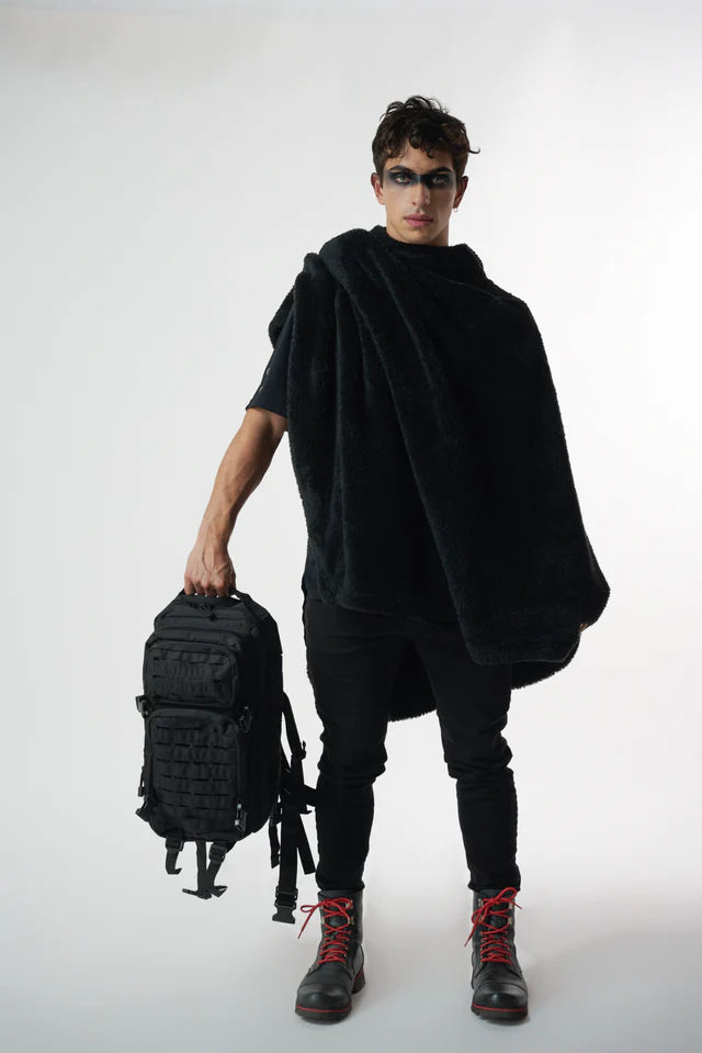 Poncho Largo Negro Corderito